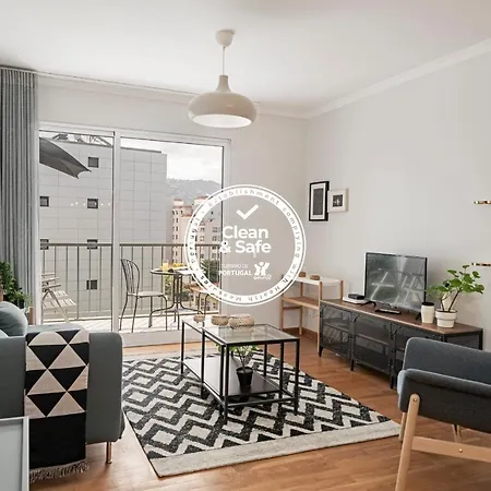 Ilheus Iv By An Island فونشال